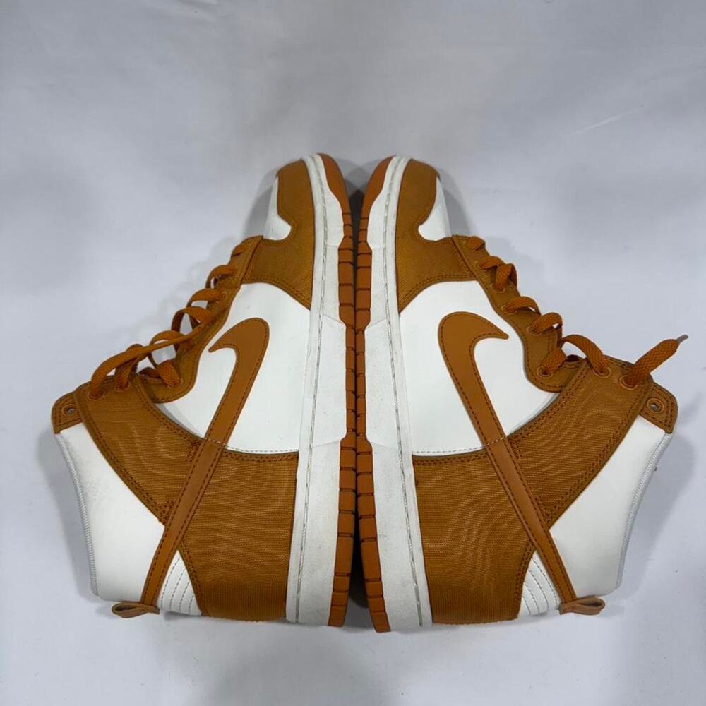 Authentic Nike Dunks High Tops Men's Sz 10 Orange & White DV7223-800 Athletic - Picture 5 of 7